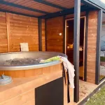 Vöröskő -lak Szauna és Jakkuzi Használattal Apartamento