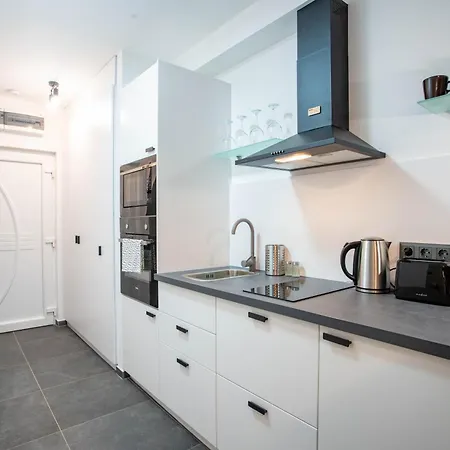 Vöröskő -lak Szauna és Jakkuzi Használattal Apartamento