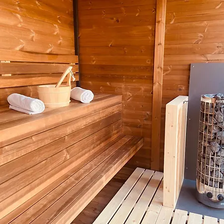 Apartmán Voeroesko -lak Szauna Es Jakkuzi Hasznalattal *