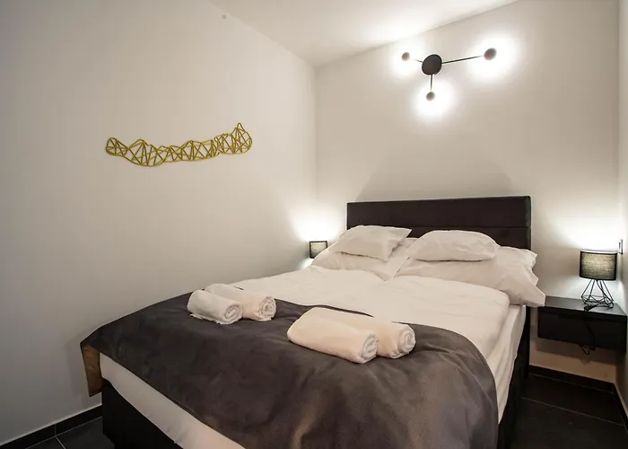 Voeroesko -lak Szauna Es Jakkuzi Hasznalattal 公寓 巴拉顿诺尔马迪