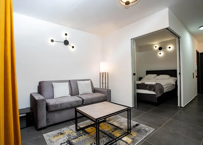 Voeroesko -lak Szauna Es Jakkuzi Hasznalattal 公寓 巴拉顿诺尔马迪