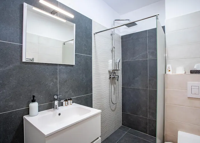 Voeroesko -lak Szauna Es Jakkuzi Hasznalattal 公寓 巴拉顿诺尔马迪